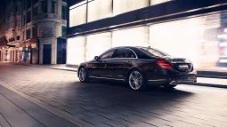 Mercedes-Benz E-Class: vehicle highlights The image shows the front of the Mercedes-Benz A-Class.